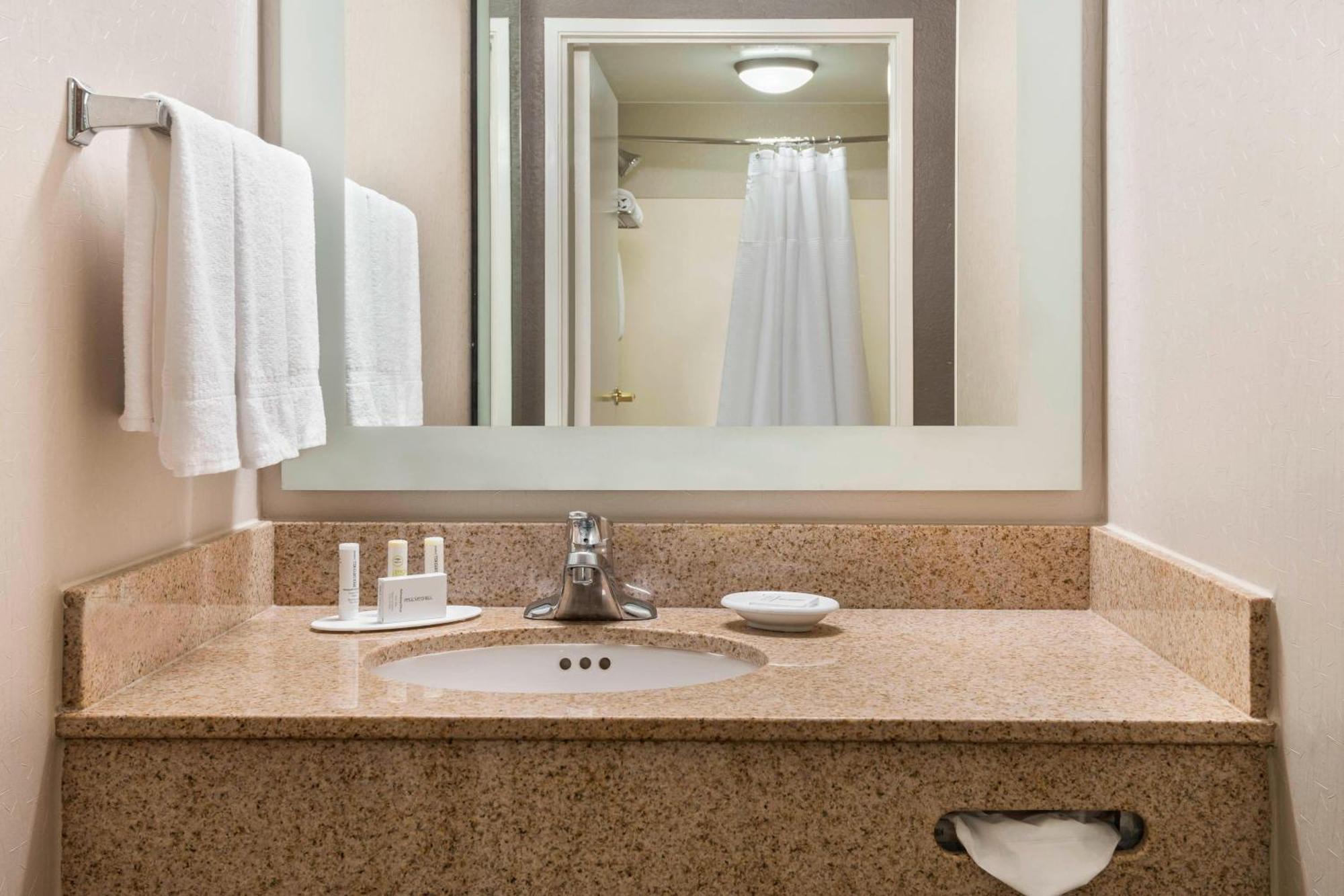 Springhill Suites Indianapolis Кармел Екстериор снимка