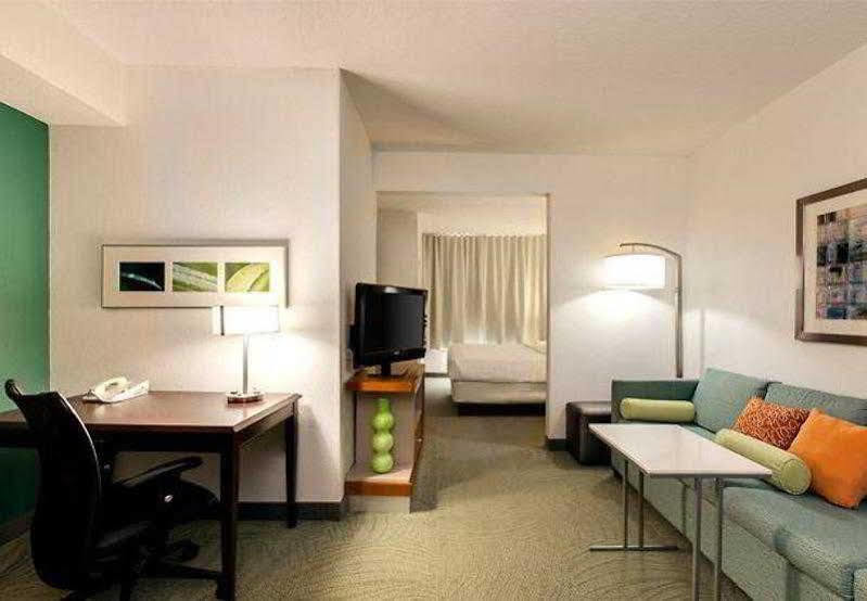 Springhill Suites Indianapolis Кармел Екстериор снимка